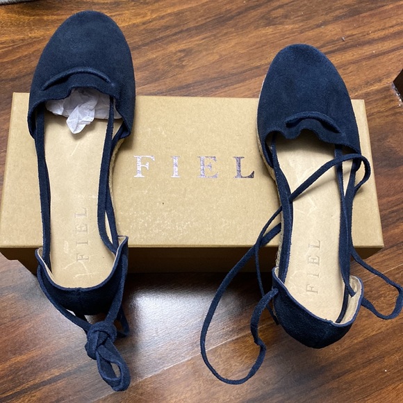 Fiel Flats navy blue suede size 6 new in box - Picture 5 of 7